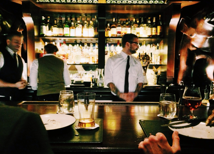 La barra del bar: un sitio clave para el éxito de tu negocio
