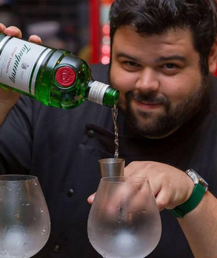 Imagem do bartender João Morandi
