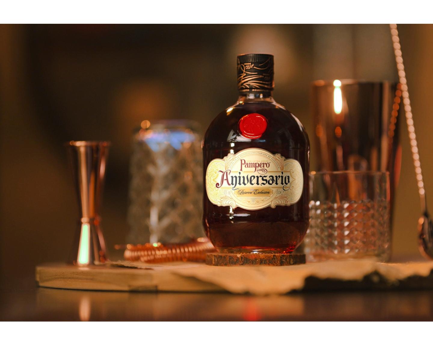 Bottle of Pampero Aniversario with a glass