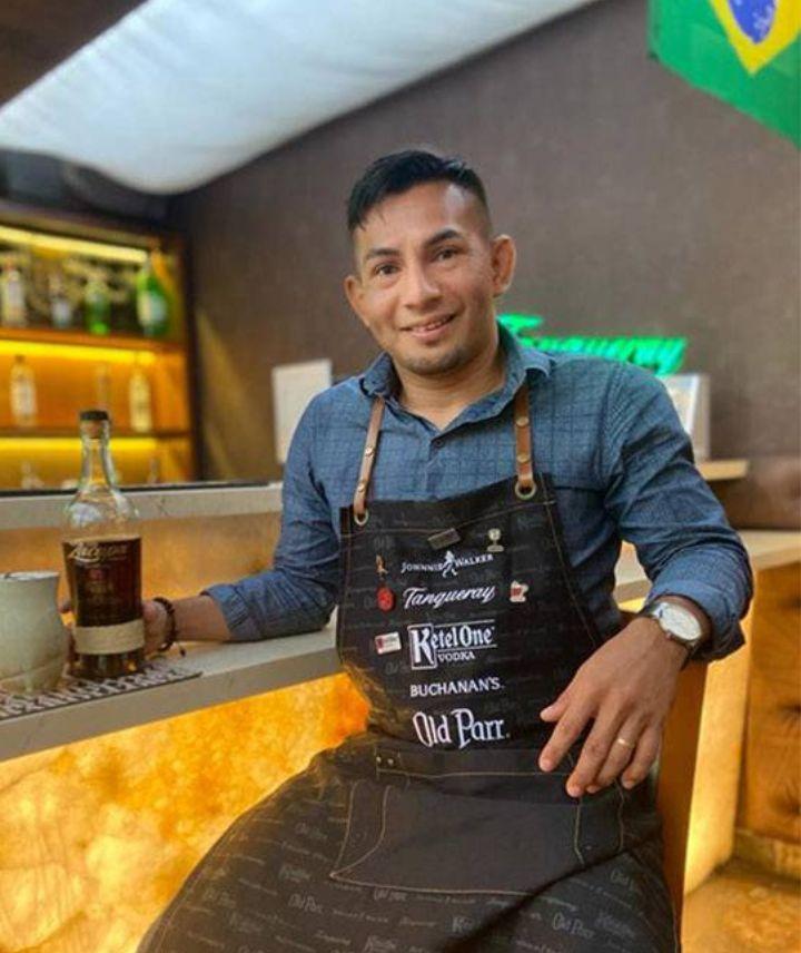 Imagem do bartender Ivan Siqueira