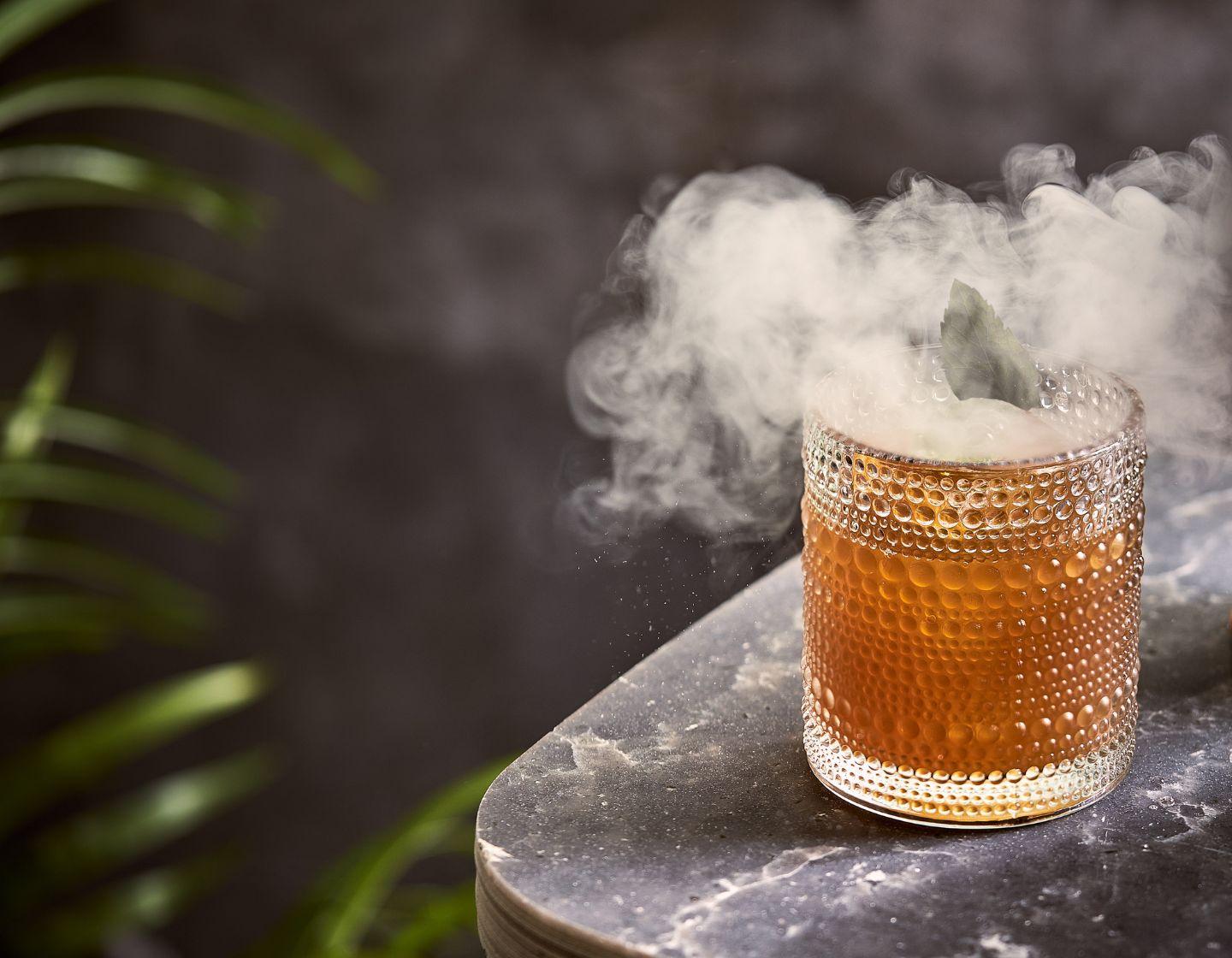 Smoked negroni cocktail