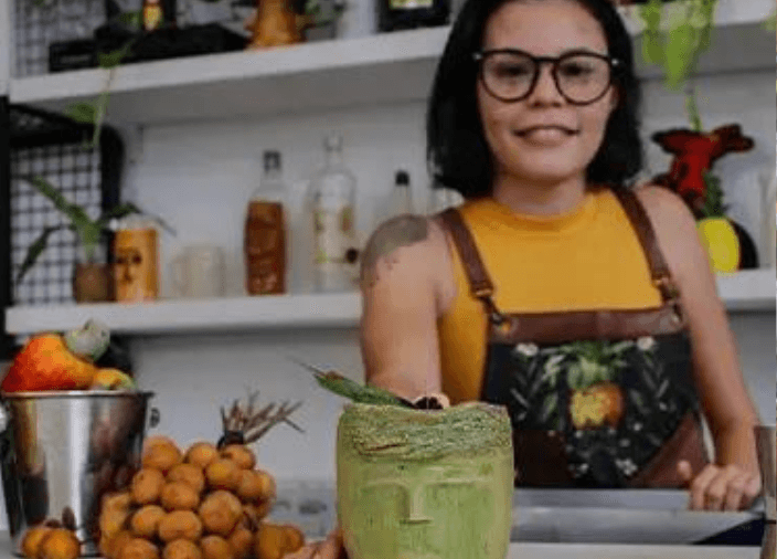 Imagem da bartender Fernanda Santos