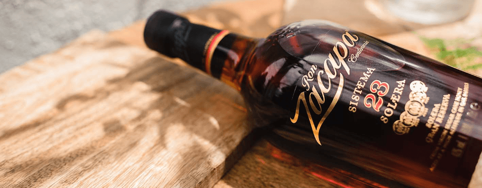 Botella de ron Zacapa