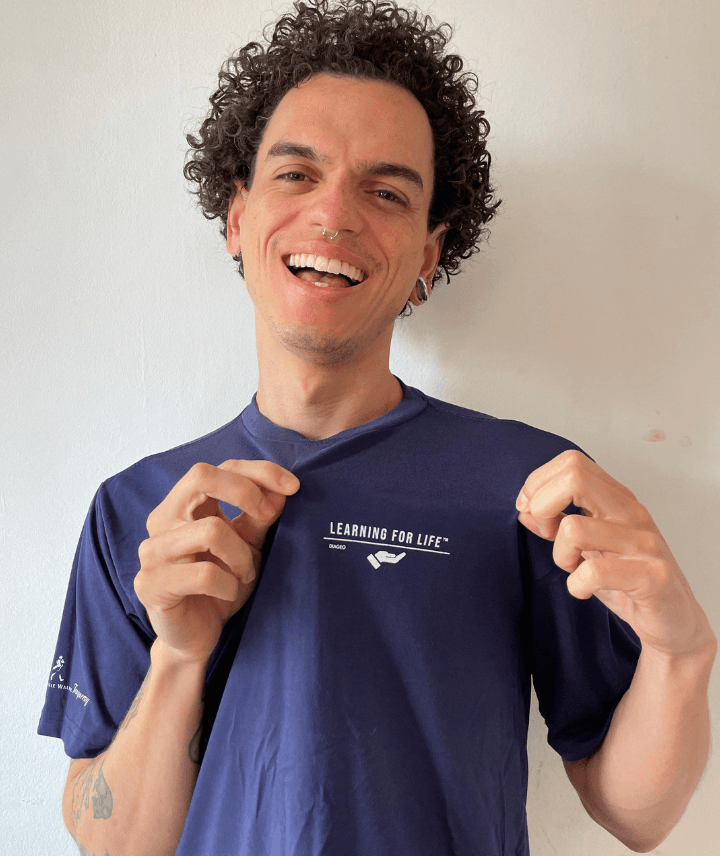 Imagem do Vinicius Felix om camiseta do Learning for Life