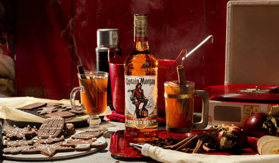 Captain Gingerbread & Apple Juice