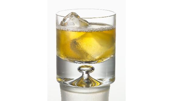 Buchanan's con Agua Mineral