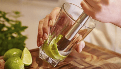 maceración de limon en vaso 