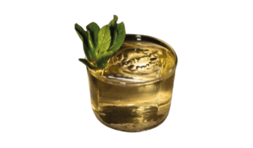 cóctel ponche de oregano con decoracion de menta