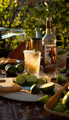 ESENCIALES DE BAR: MUDDLING O MACHACADO
