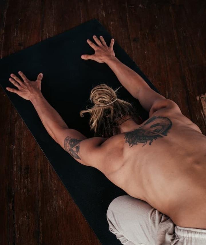 Postura de yoga del niño