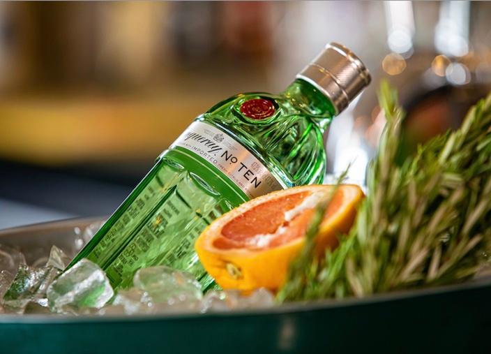 Tanqueray No. TEN in bucket