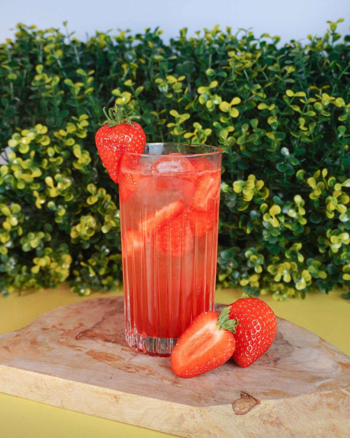 STRAWBERRIES AND CREAM