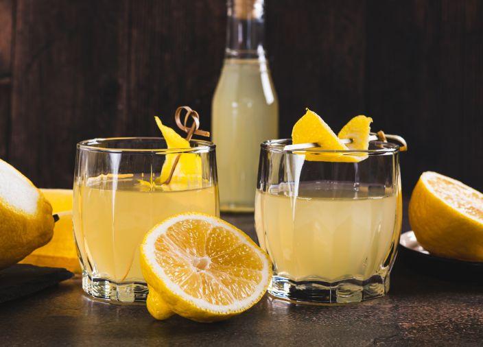 Cócteles infusionados con limón.