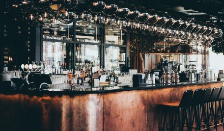 imagem de um bar