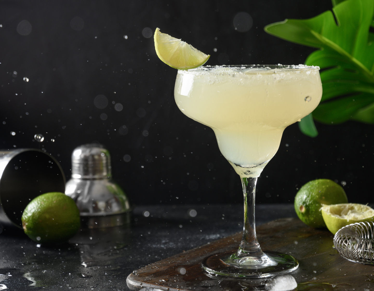Margarita cocktail with lime garni