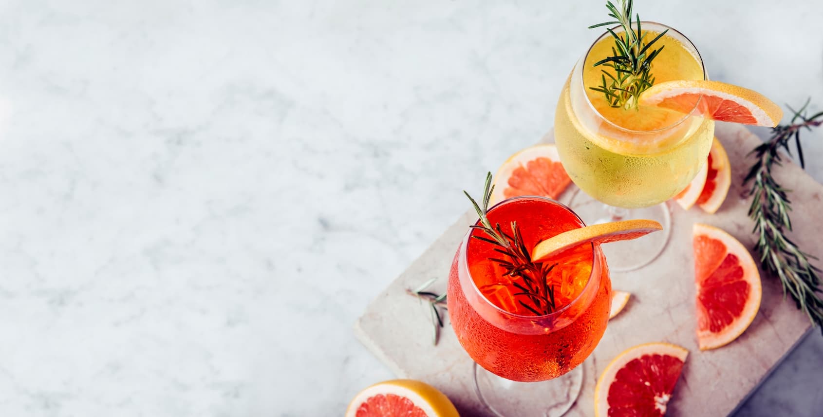 2 spritz cocktails with fruit