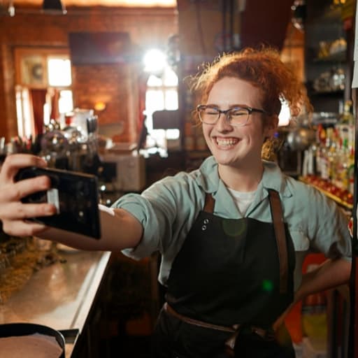How Social Media Can Benefit Your Bar