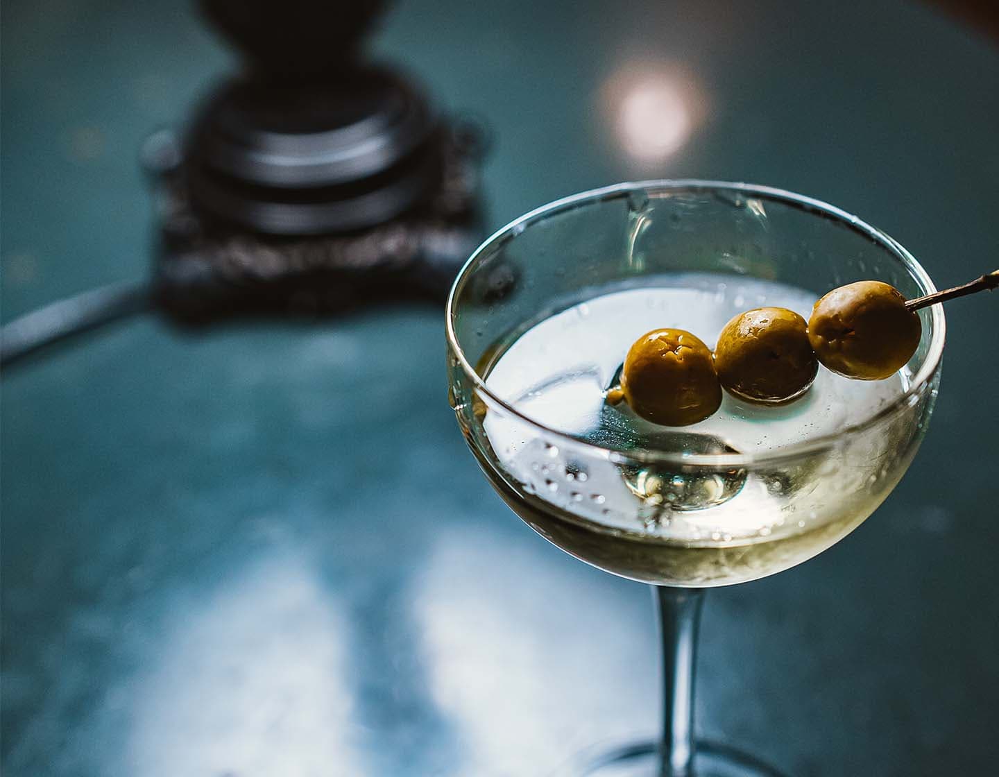 Martini mit drei Oliven